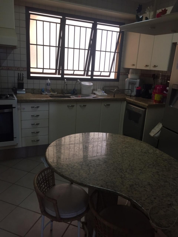 Apartamento à venda com 4 quartos, 182m² - Foto 9