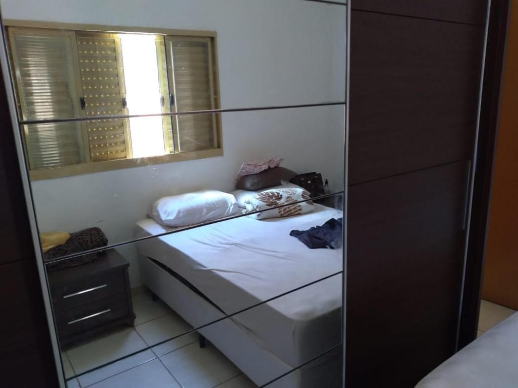 Casa à venda com 2 quartos, 72m² - Foto 2