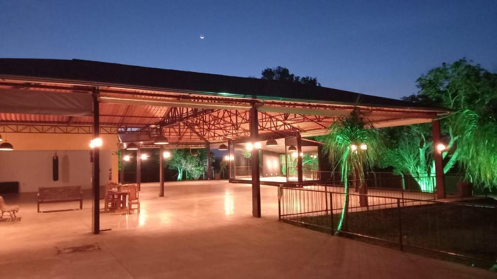 Chácara à venda com 5 quartos, 1200m² - Foto 18
