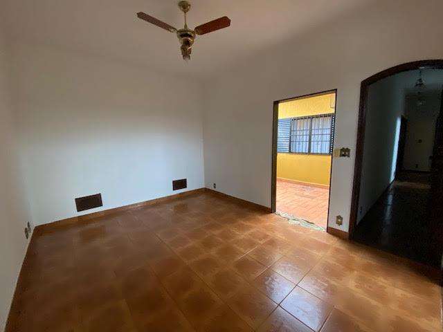 Casa à venda com 4 quartos, 281m² - Foto 3