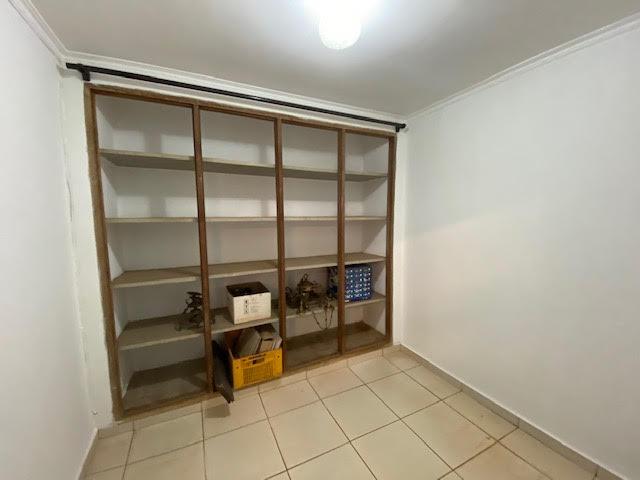 Casa à venda com 4 quartos, 281m² - Foto 9