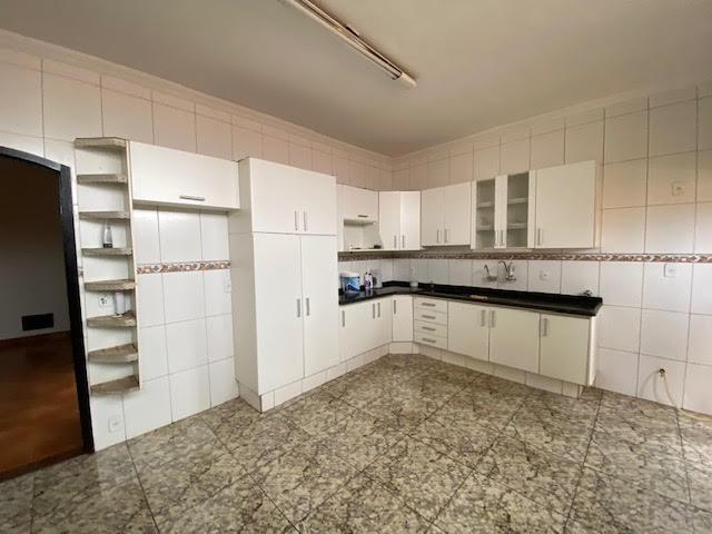 Casa à venda com 4 quartos, 281m² - Foto 10