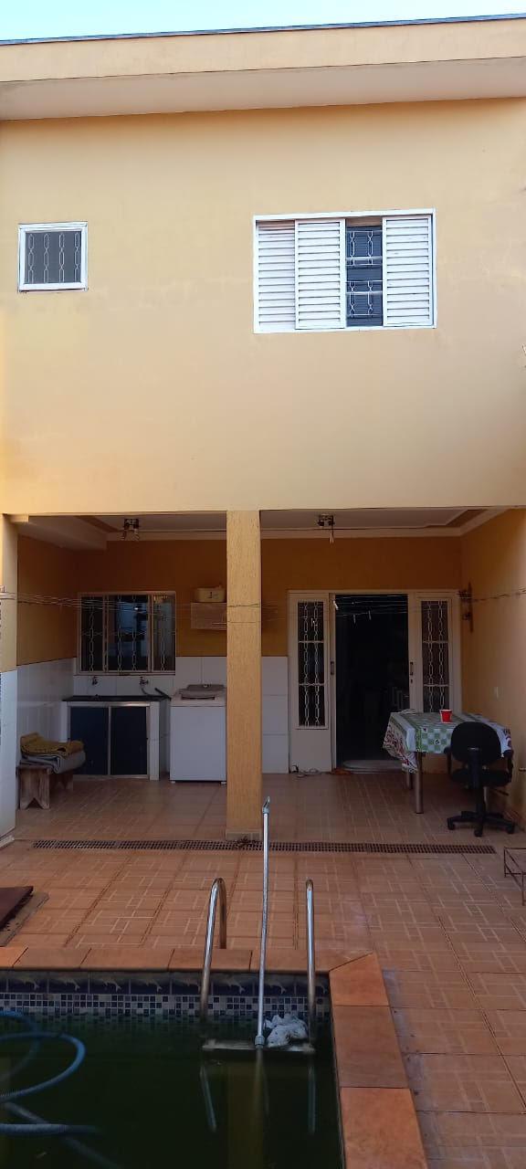 Casa, 4 quartos, 193 m² - Foto 1