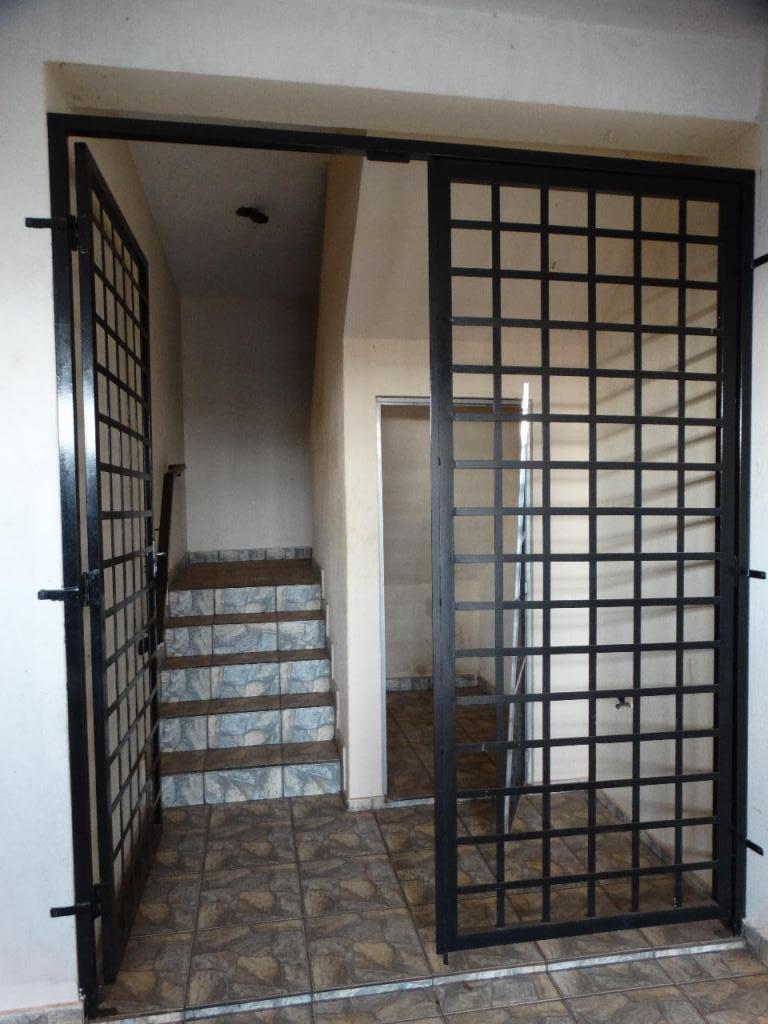 Casa à venda com 6 quartos, 250m² - Foto 9