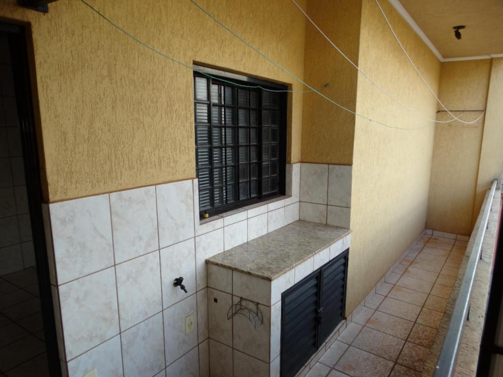 Casa à venda com 6 quartos, 250m² - Foto 10