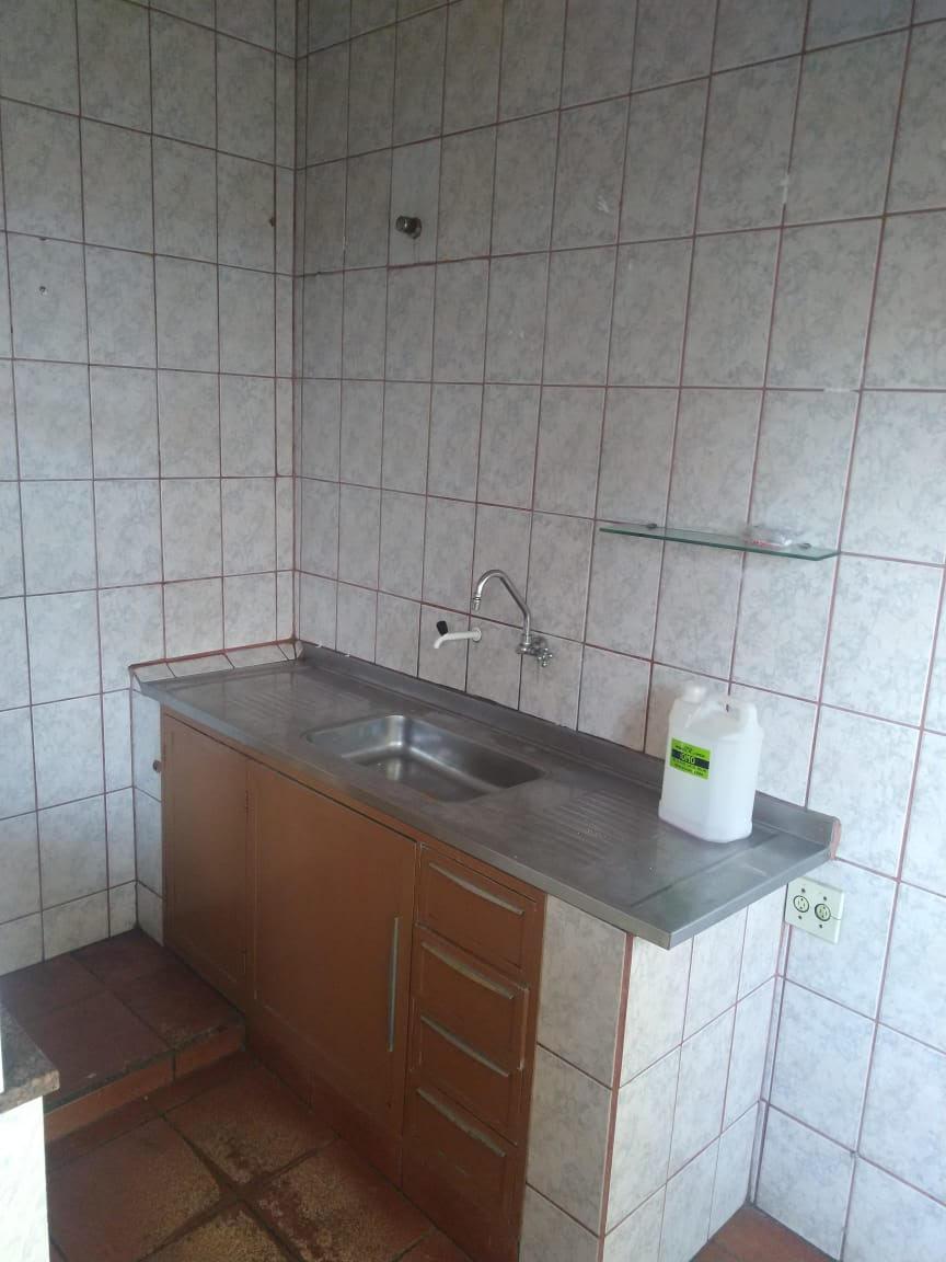 Casa à venda com 6 quartos, 250m² - Foto 17