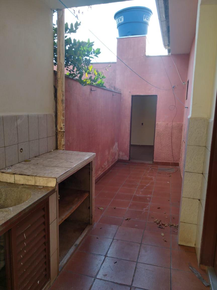 Casa à venda com 6 quartos, 250m² - Foto 22