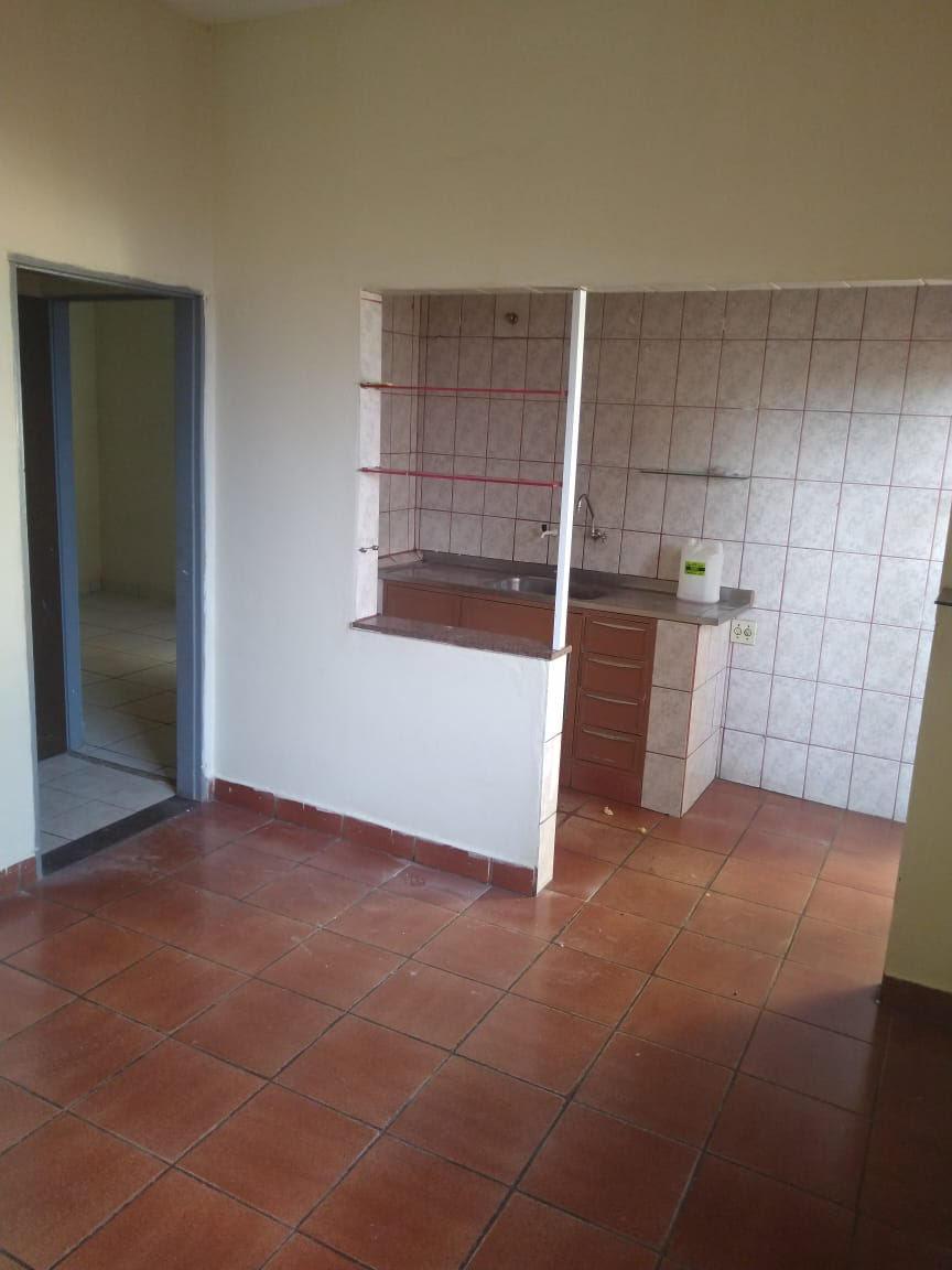Casa à venda com 6 quartos, 250m² - Foto 25