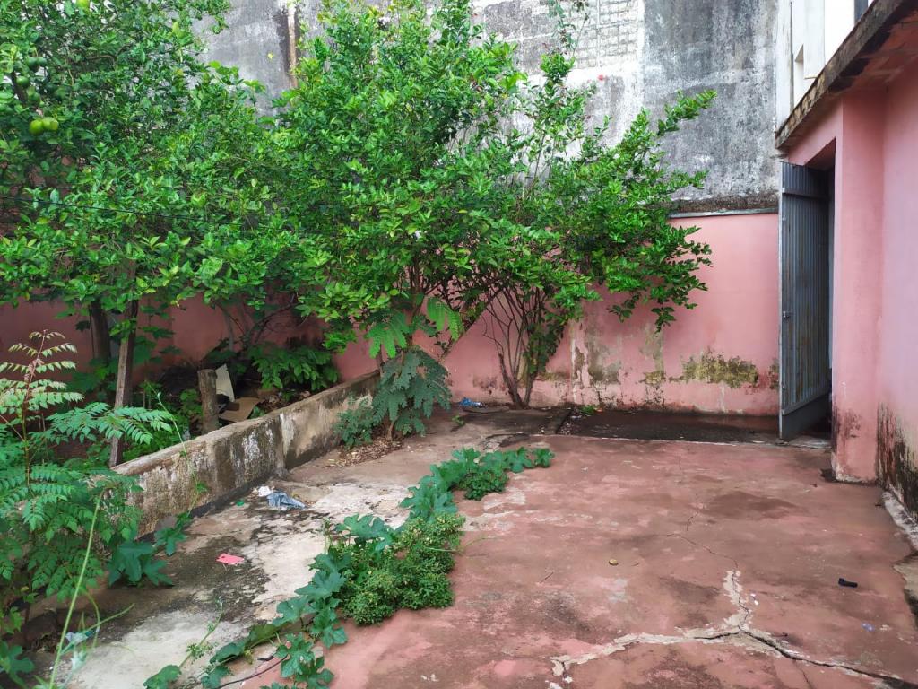 Casa à venda com 6 quartos, 250m² - Foto 26