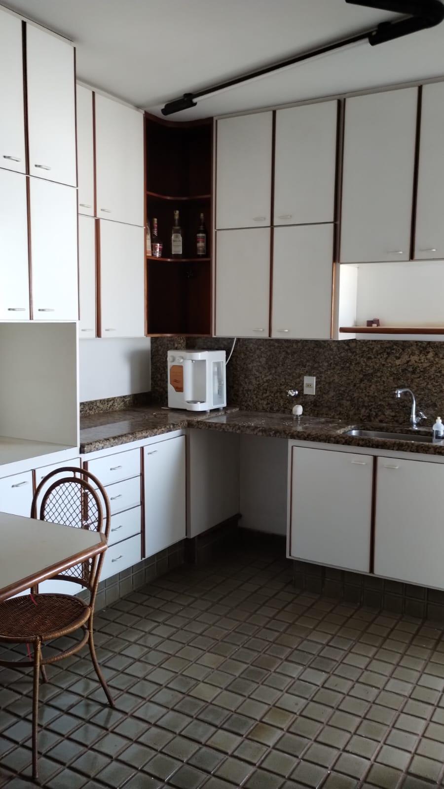 Apartamento à venda com 3 quartos, 105m² - Foto 3