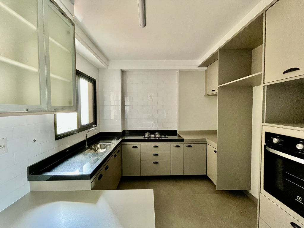 Apartamento em oportunidade Ed Versailles #6