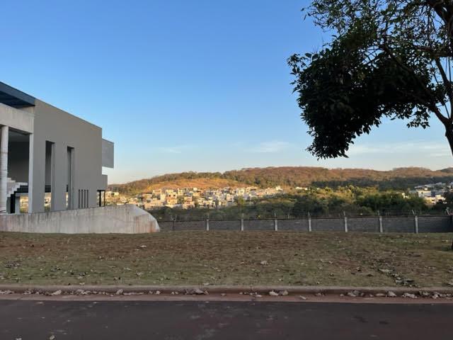 Terreno à venda, 600m² - Foto 1