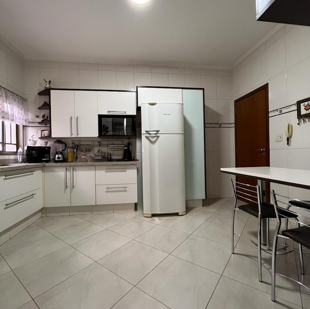 Casa, 4 quartos, 265 m² - Foto 34