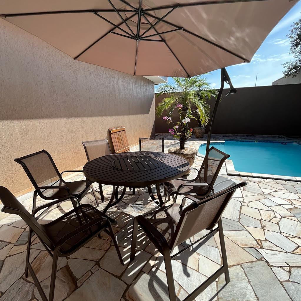 Casa, 4 quartos, 265 m² - Foto 1