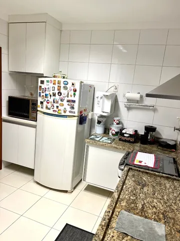 Apartamento à venda com 3 quartos, 137m² - Foto 10
