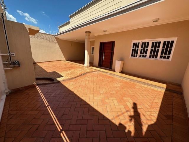 Casa à venda com 5 quartos, 324m² - Foto 12