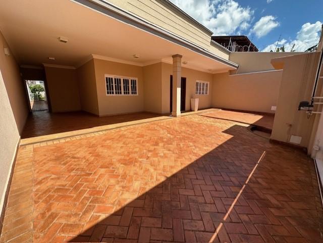 Casa à venda com 5 quartos, 324m² - Foto 14