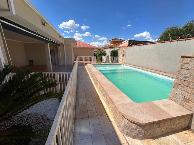Casa à venda com 5 quartos, 324m² - Foto 7
