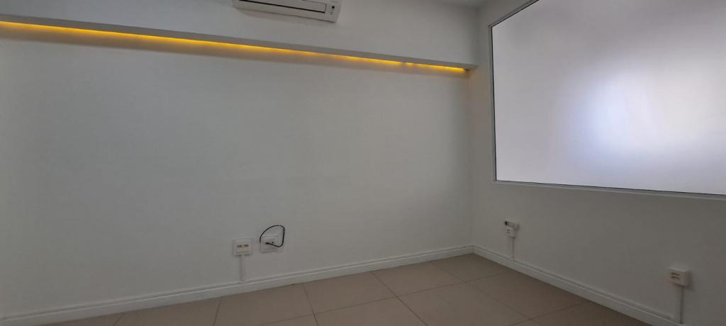 Sala no Independencia Center #16