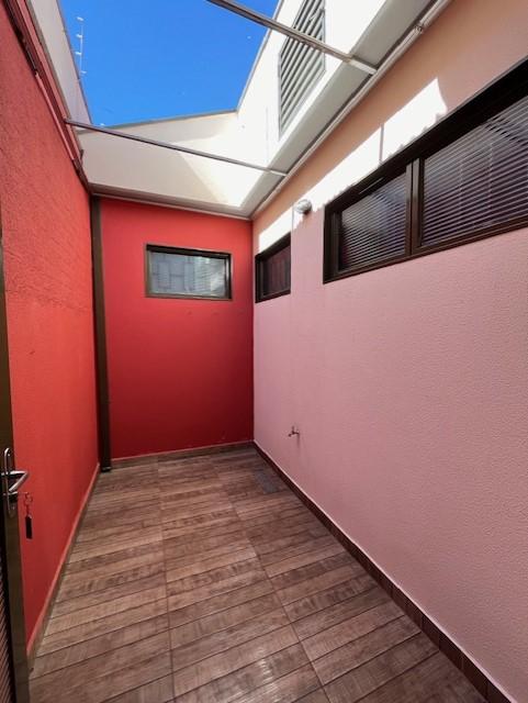 Casa à venda com 3 quartos, 161m² - Foto 4