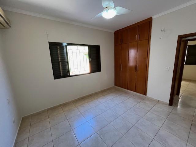 Casa à venda com 3 quartos, 161m² - Foto 14