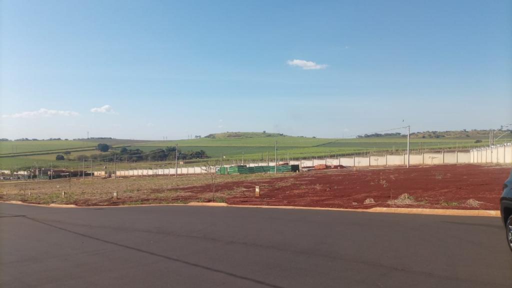 Terreno à venda, 255m² - Foto 1