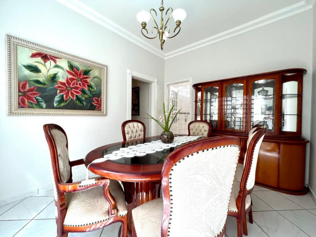 Casa, 4 quartos, 250 m² - Foto 13