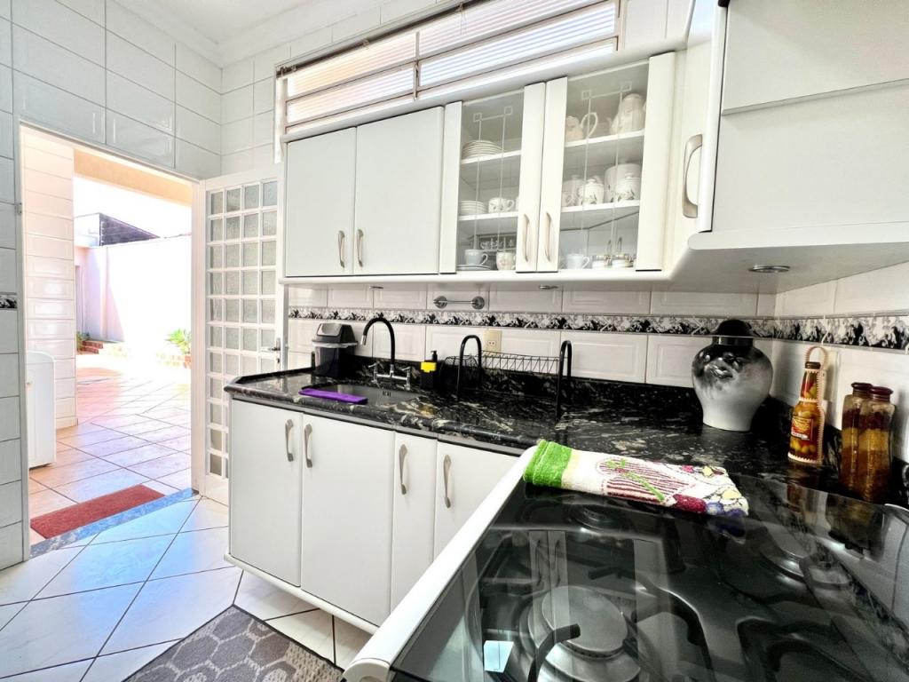 Casa, 4 quartos, 250 m² - Foto 18