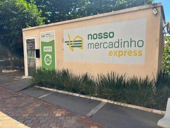 Apartamento à venda com 3 quartos, 70m² - Foto 2