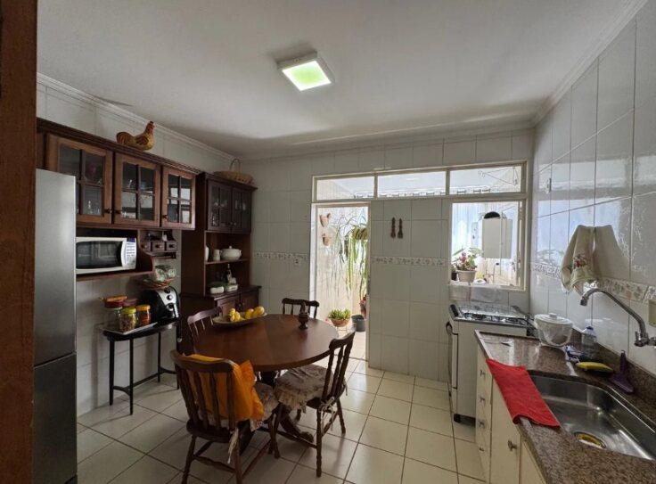 Apartamento à venda com 2 quartos, 77m² - Foto 1