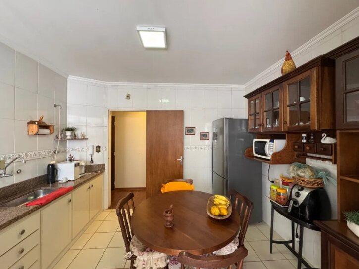 Apartamento à venda com 2 quartos, 77m² - Foto 10
