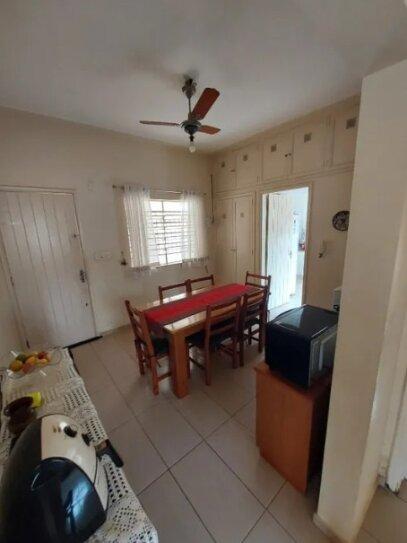 Casa à venda com 3 quartos, 303m² - Foto 4