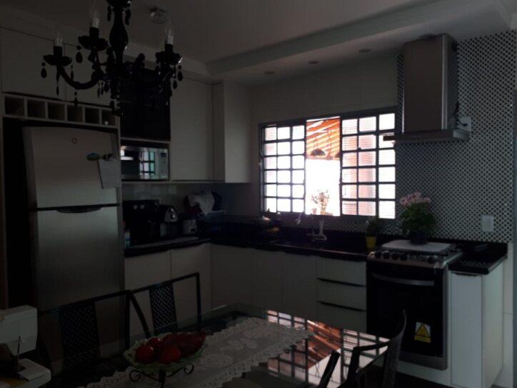 Casa à venda com 4 quartos, 166m² - Foto 7