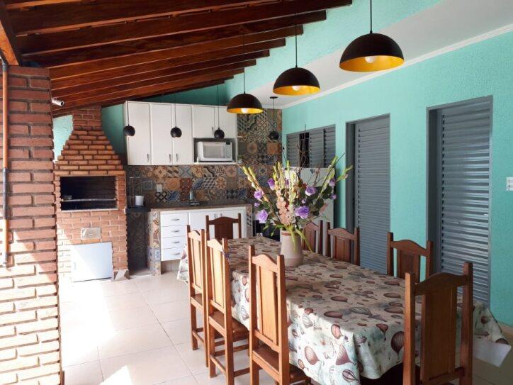 Casa à venda com 4 quartos, 166m² - Foto 1