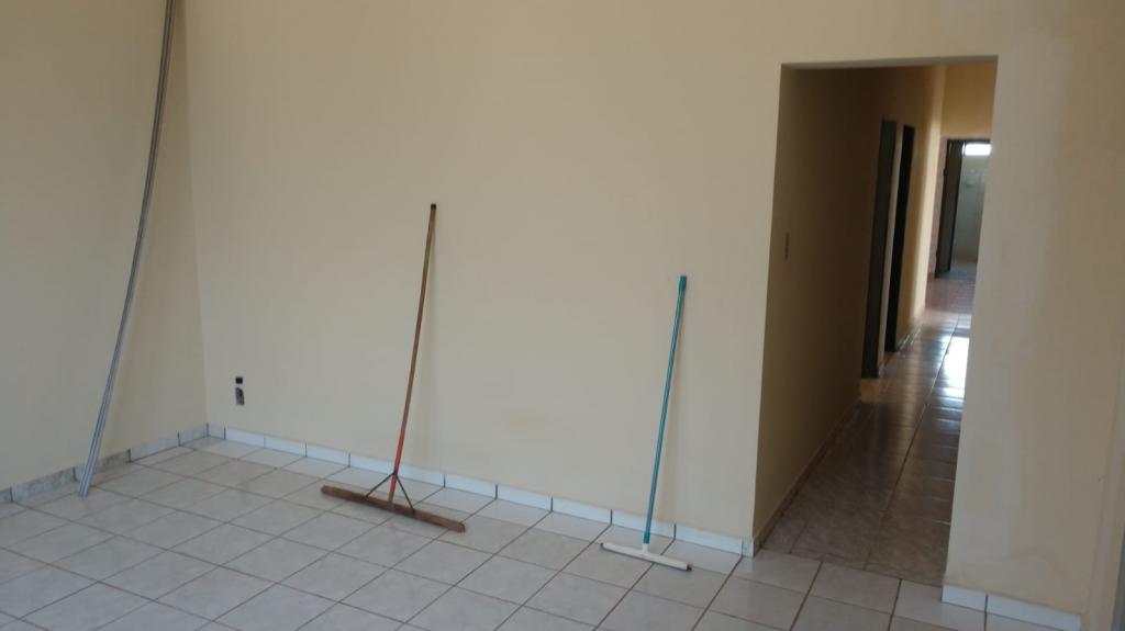 Casa à venda com 5 quartos, 171m² - Foto 11