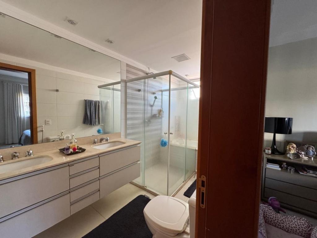 Apartamento à venda com 3 quartos, 202m² - Foto 8