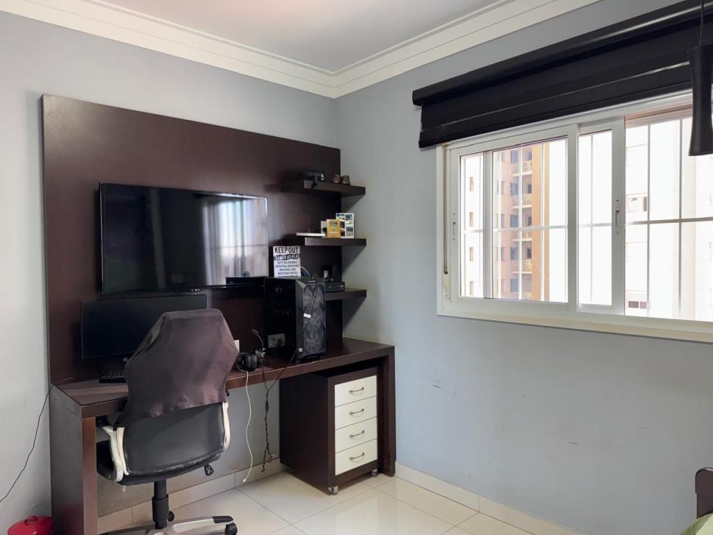 Apartamento à venda com 3 quartos, 202m² - Foto 25