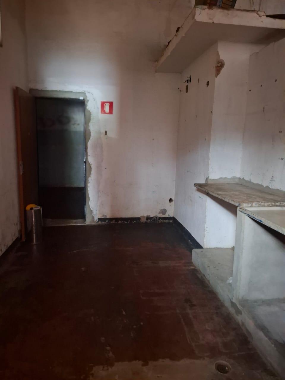 Depósito-Galpão-Armazém à venda, 232m² - Foto 9