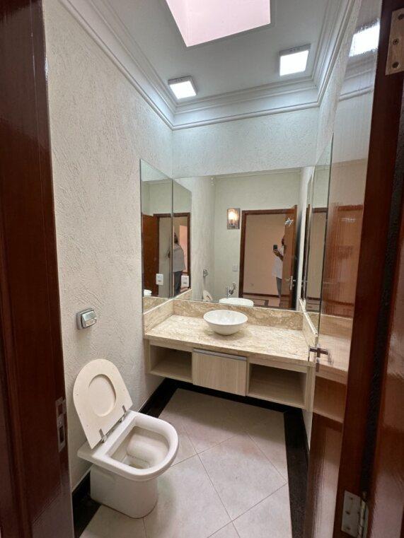 Casa à venda com 5 quartos, 324m² - Foto 18