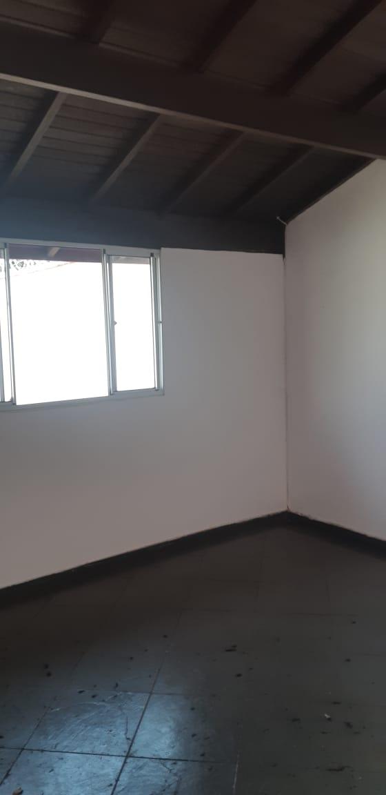 Casa à venda com 2 quartos, 85m² - Foto 2