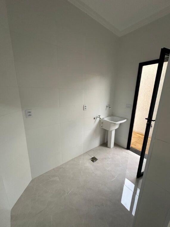 Casa à venda com 3 quartos, 76m² - Foto 2