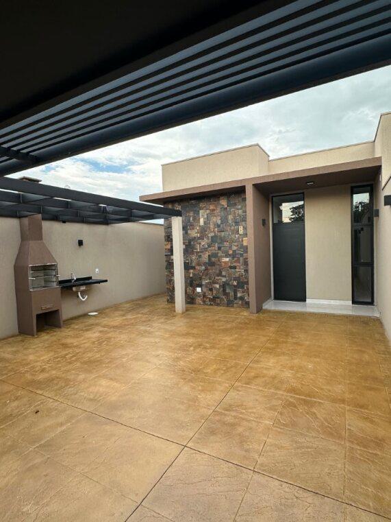 Casa à venda com 3 quartos, 76m² - Foto 1