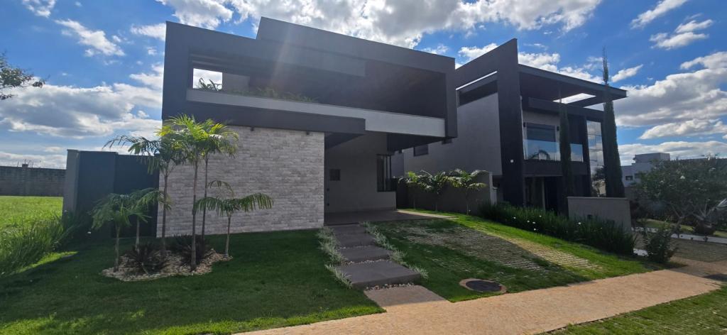 Casa de Condomínio à venda com 3 quartos, 253m² - Foto 2