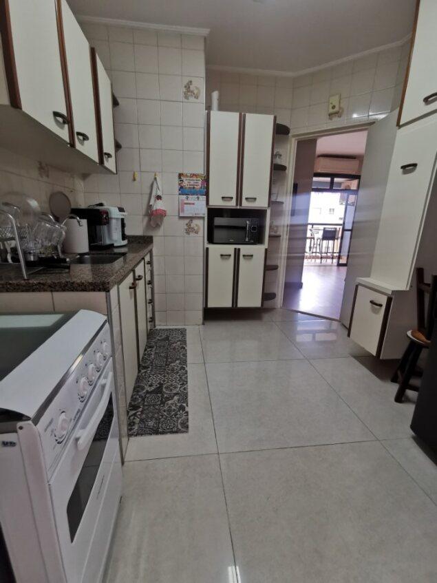 Apartamento à venda com 3 quartos, 114m² - Foto 3