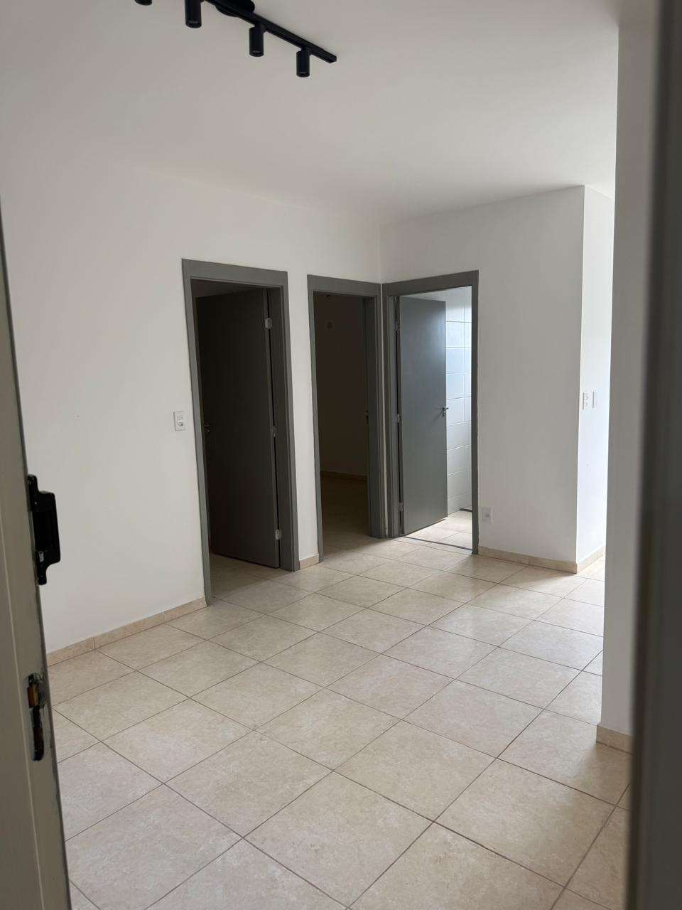 Apartamento à venda com 2 quartos, 42m² - Foto 2