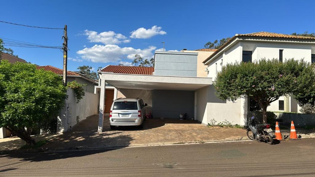 Casa de Condomínio à venda com 3 quartos, 190m² - Foto 1