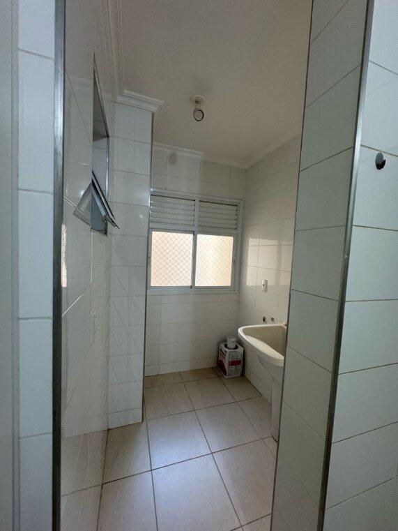 Apartamento à venda com 3 quartos, 95m² - Foto 3