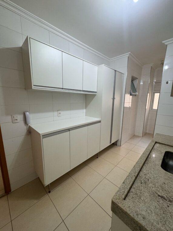 Apartamento à venda com 3 quartos, 95m² - Foto 4
