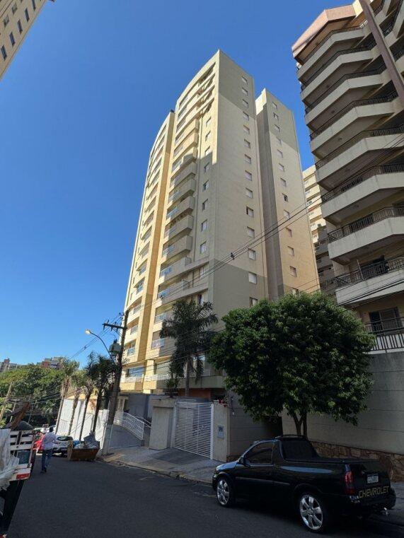 Apartamento à venda com 3 quartos, 95m² - Foto 1