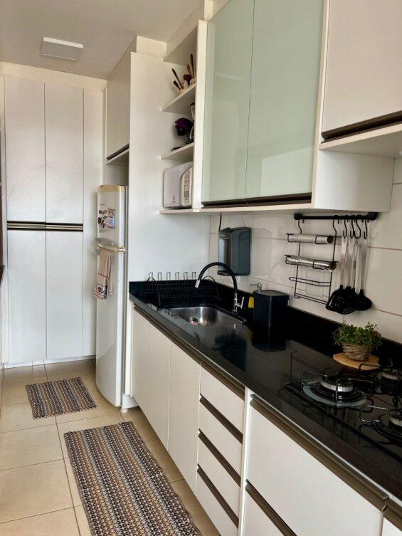 Apartamento à venda com 2 quartos, 82m² - Foto 3